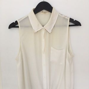 White Collar Sleeveless blouse